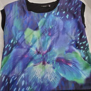 Apt. 9 sz M top watercolor print on front only